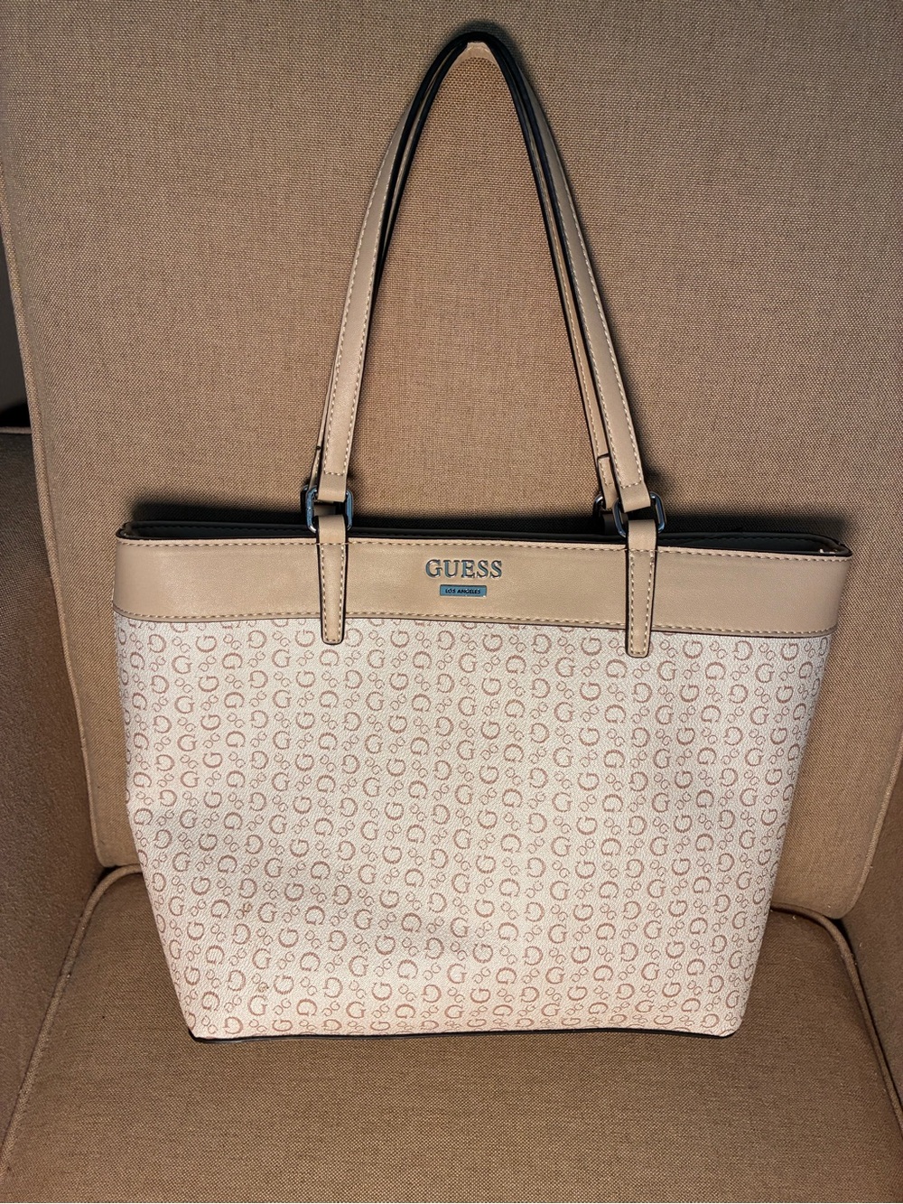 Guess cream tote bag, good condition